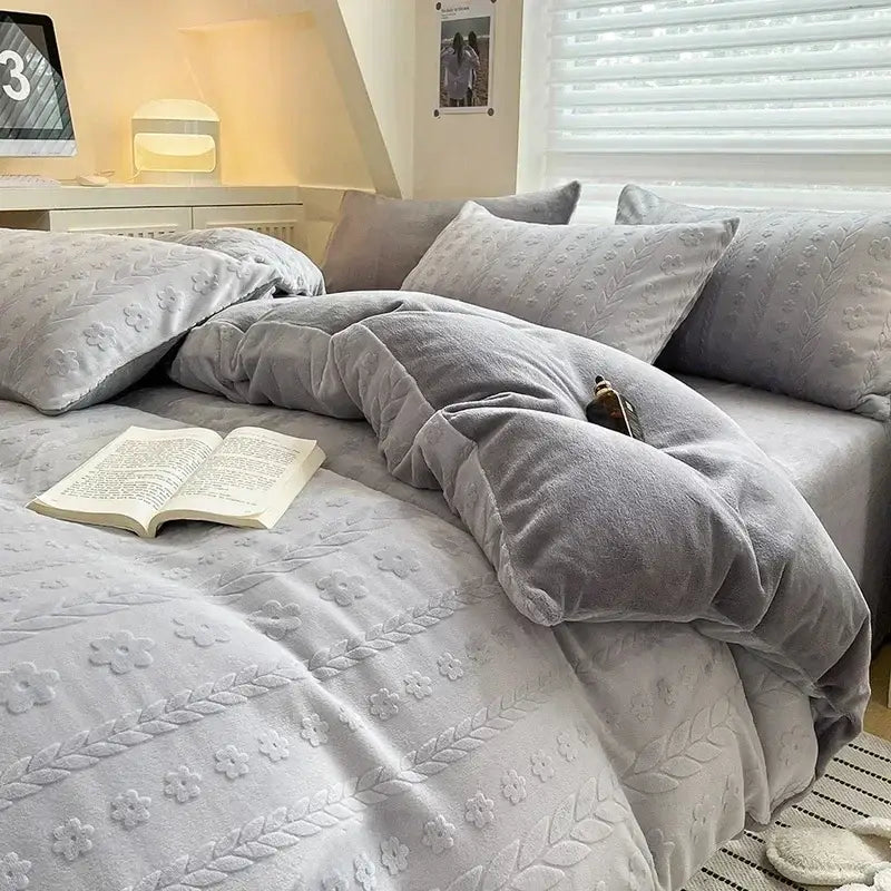 Cream Fleece Bedding Set