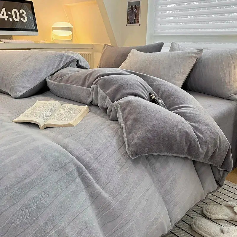 Cream Fleece Bedding Set