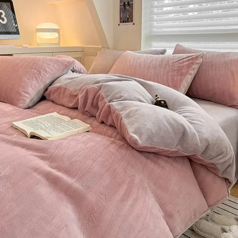 Cream Fleece Bedding Set