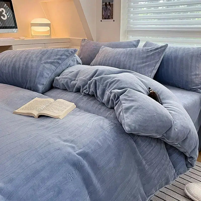 Cream Fleece Bedding Set