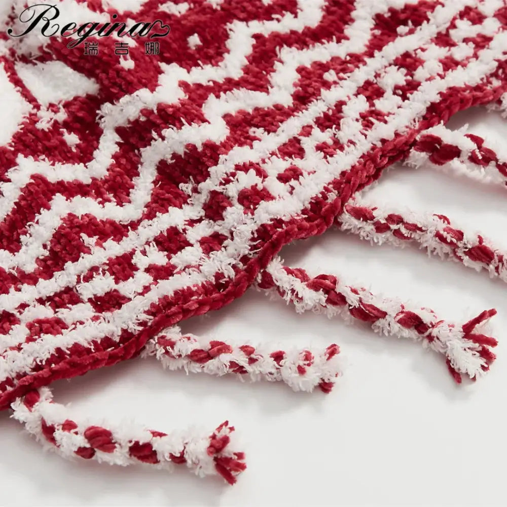 Red Chunky Knit Christmas Blanket