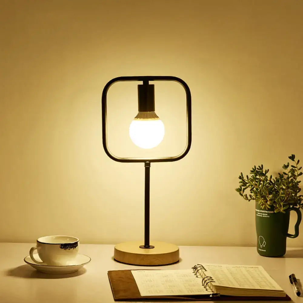 Metal Geometric Table Lamp