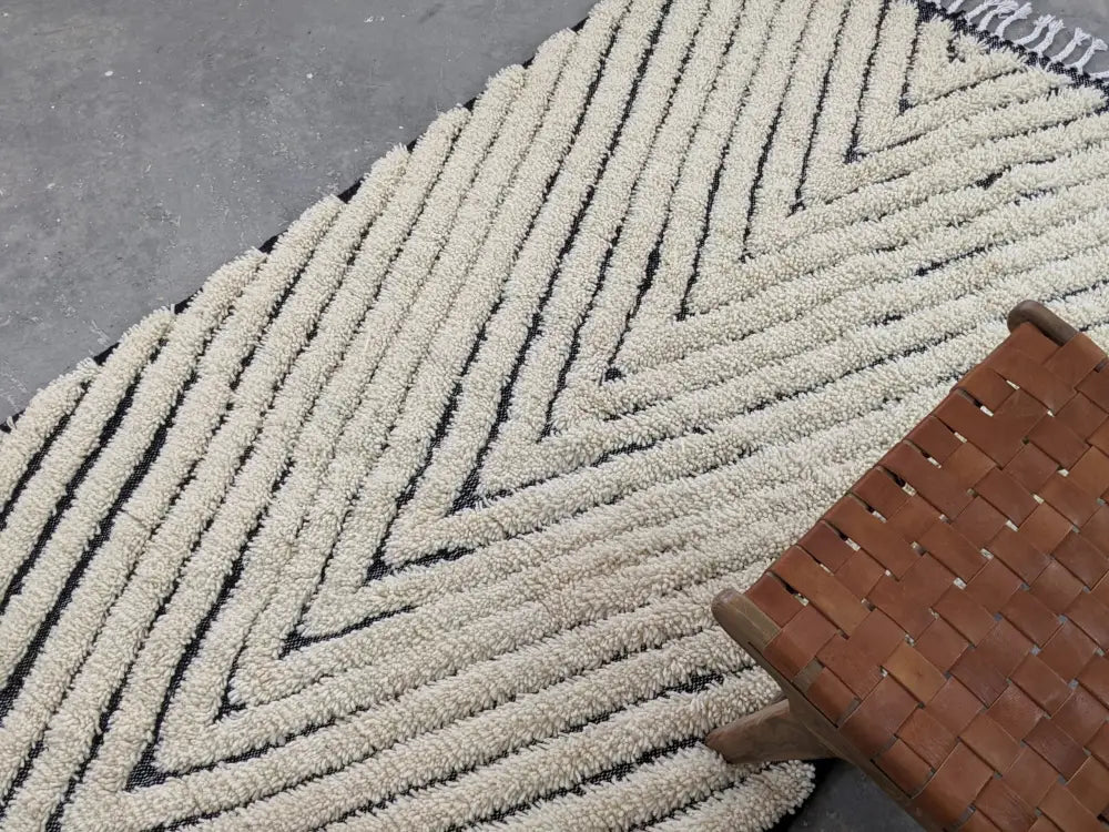 Cream Black Zigzag Rug
