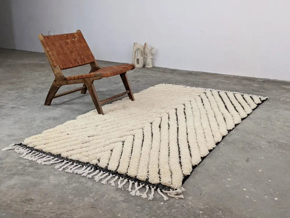 Cream Black Zigzag Rug