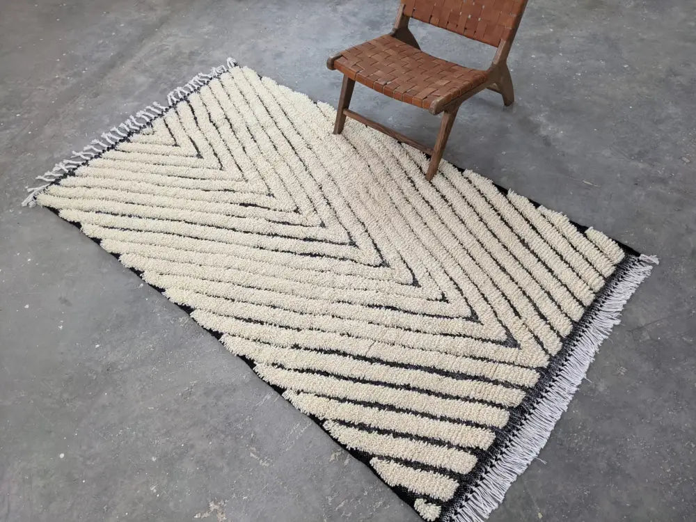 Cream Black Zigzag Rug