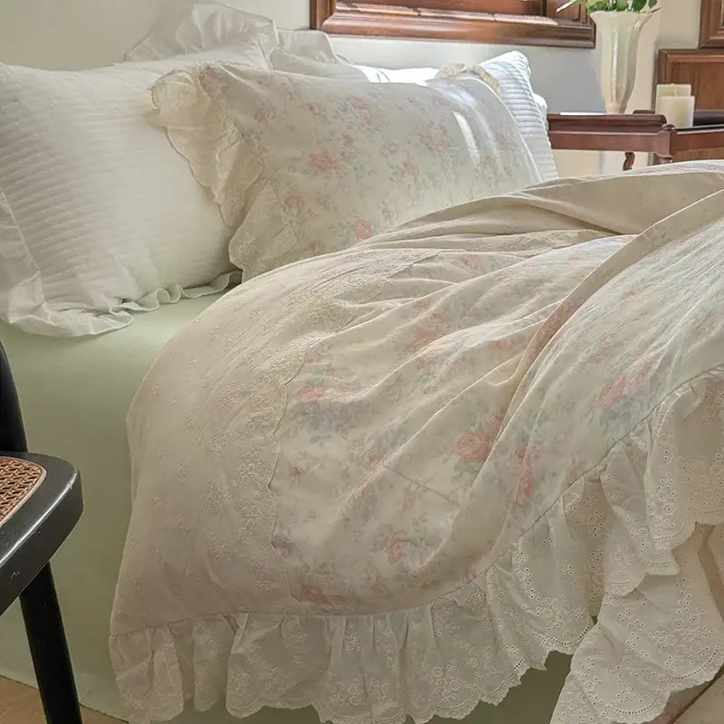 Cream Lace Ruffles Bedding