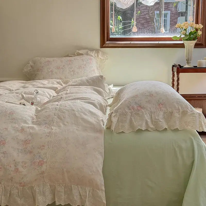 Cream Lace Ruffles Bedding