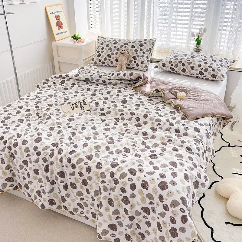 Rabbit Print Gauze Quilt
