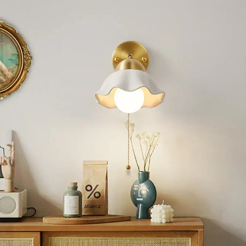 Gold Ruffled Wall Light