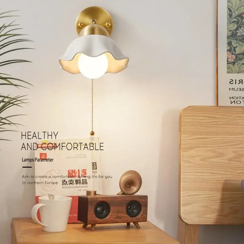 Gold Ruffled Wall Light