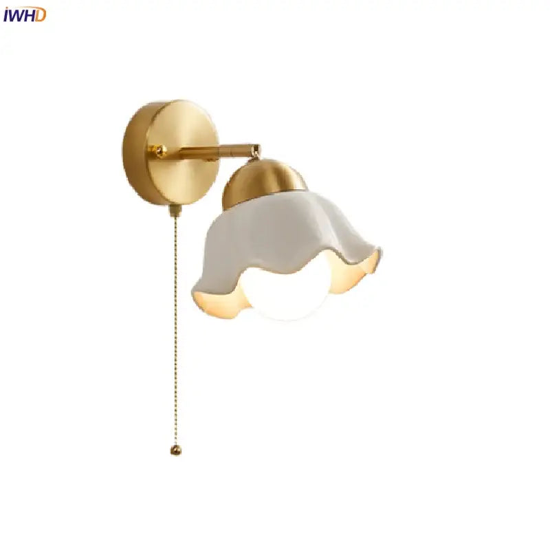 Gold Ruffled Wall Light