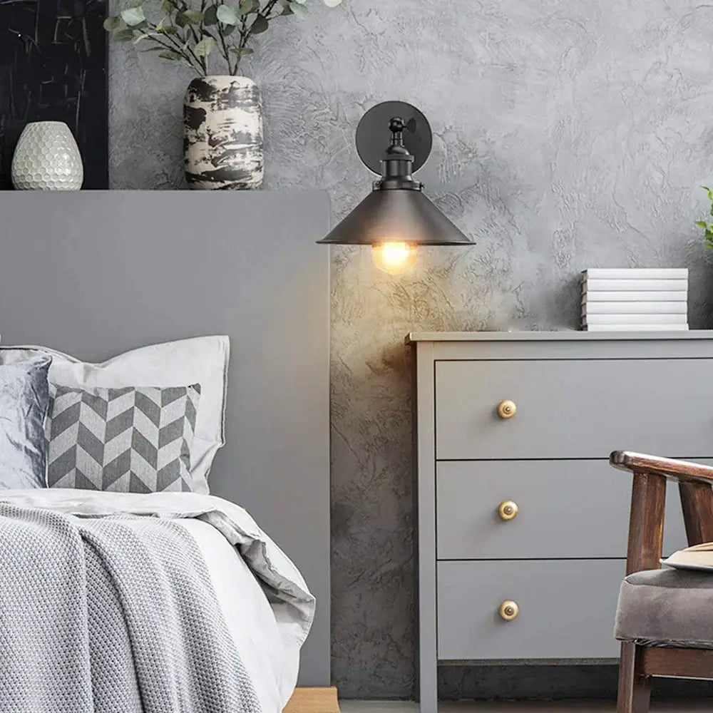 White Metal Wall Lamp