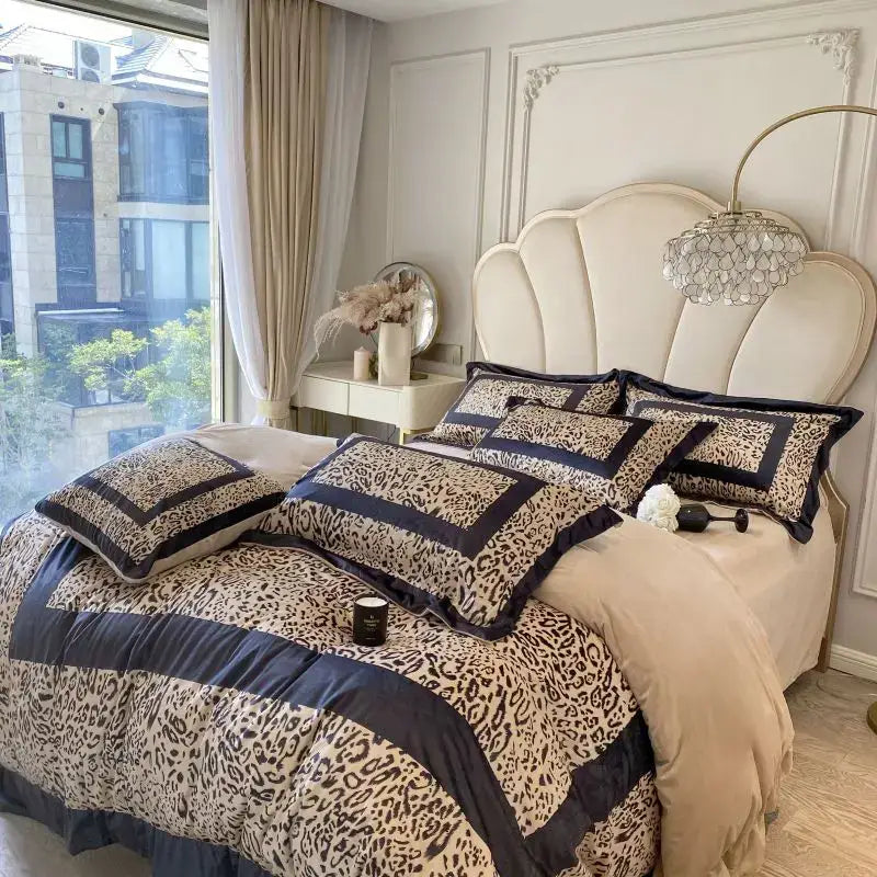 Leopard Velvet Bedding Set