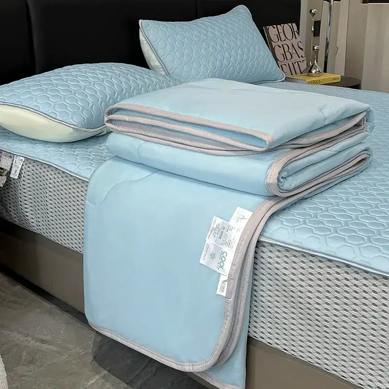 Ice Silk Quilt Set