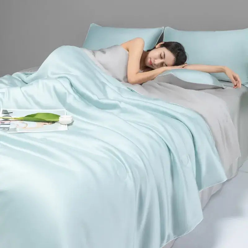 Green Ice Silk Quilt Set