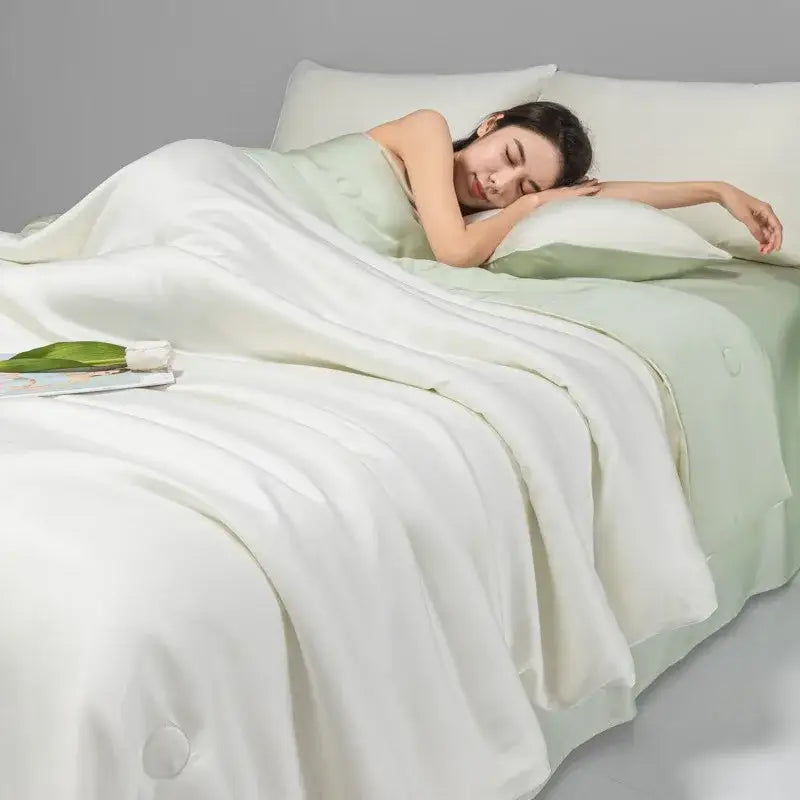 Green Ice Silk Quilt Set