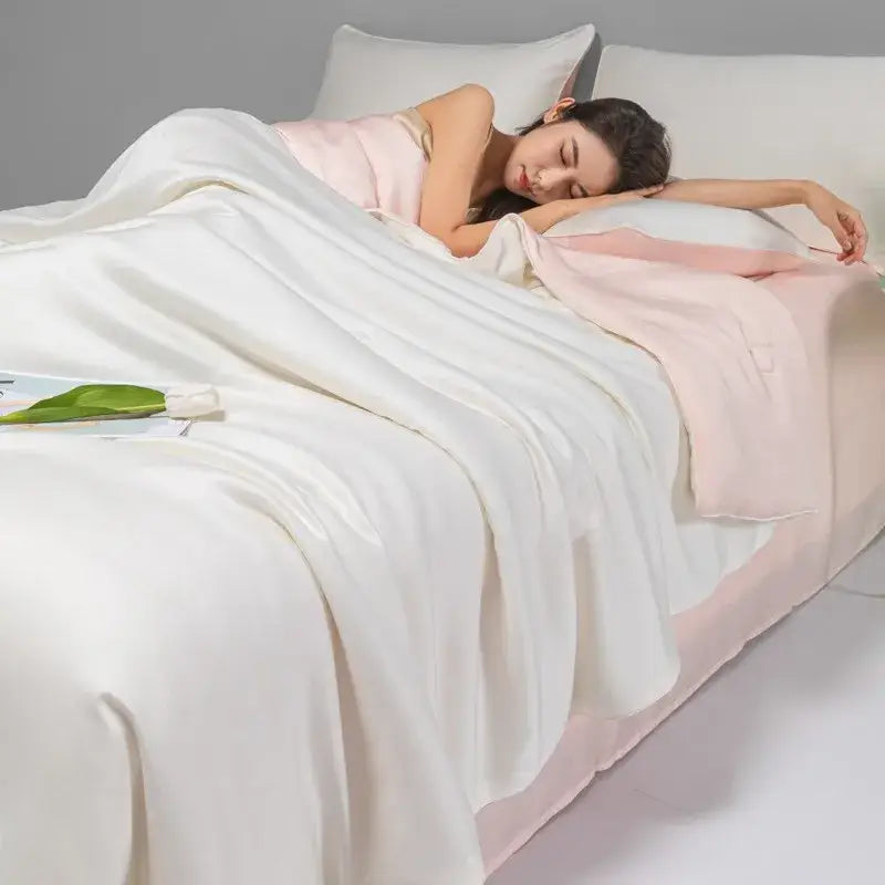 Green Ice Silk Quilt Set