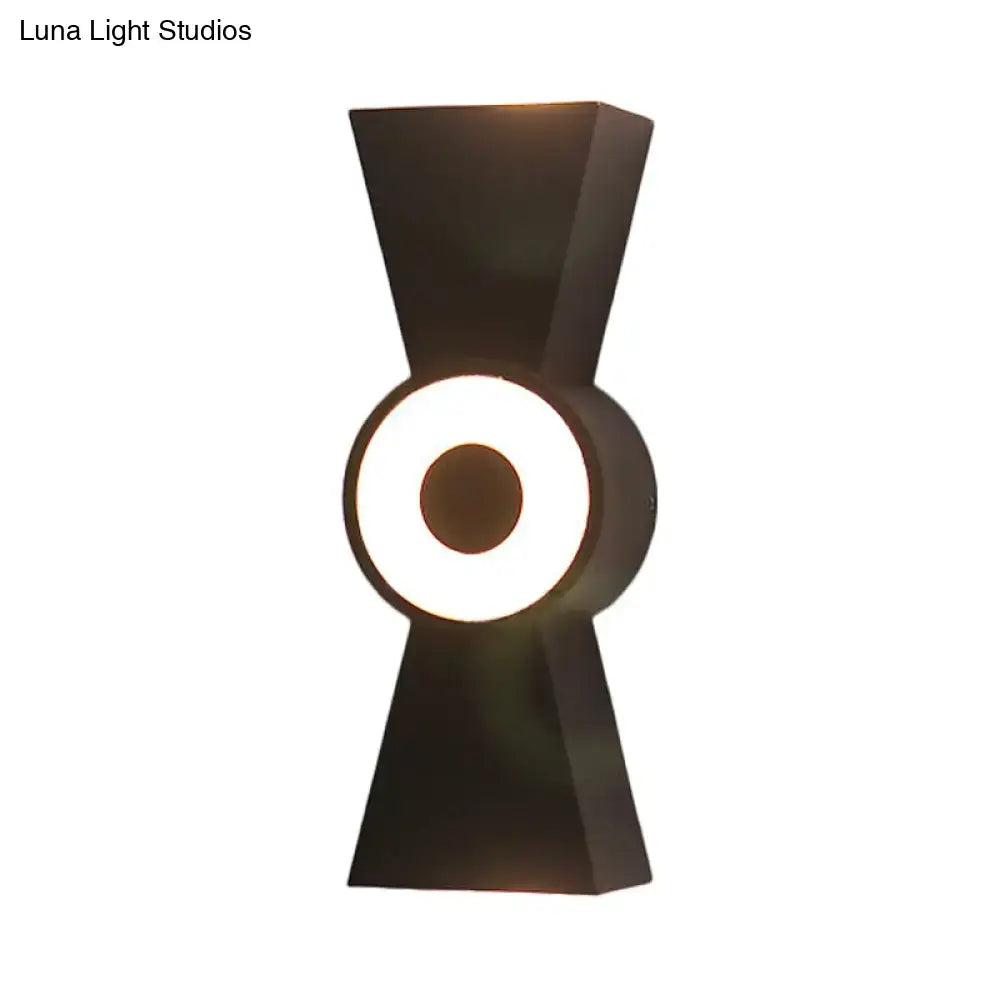Black Metal Minimalist Wall Sconce