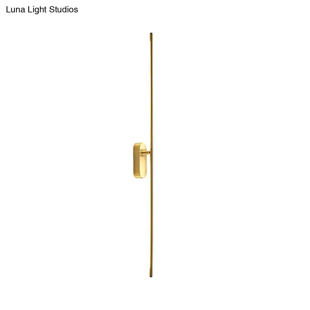 Gold Vertical Rod Sconce