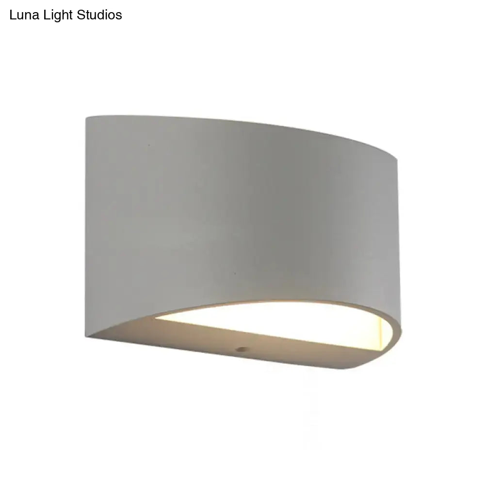Curved Metal Wall Sconce