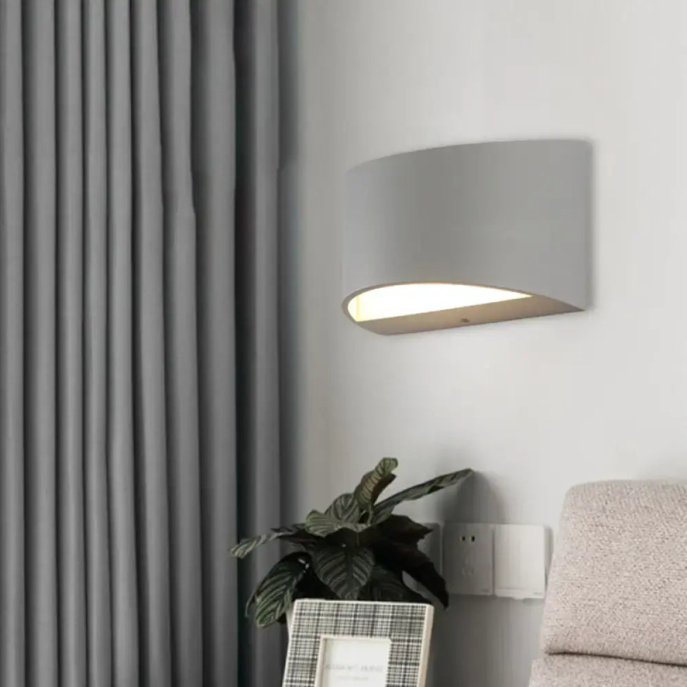 Curved Metal Wall Sconce