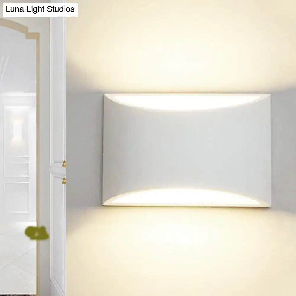 Curved Metal Wall Sconce