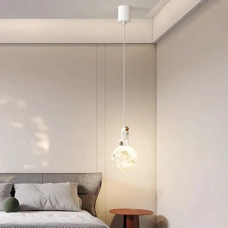 White Astronaut Pendant Light 3-Color