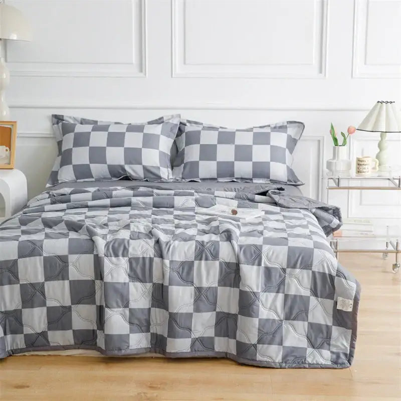 Mint Daisy Quilted Bedding