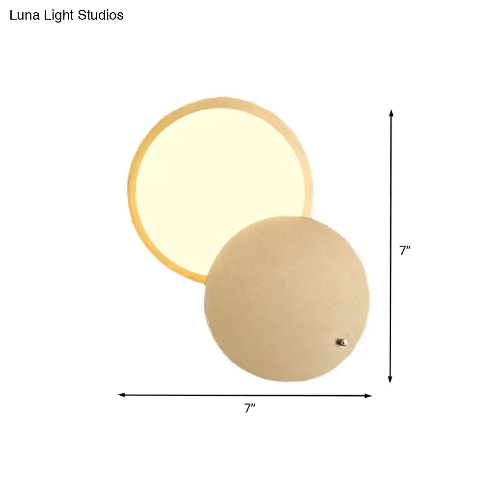 Gold Metal Wall Lamp