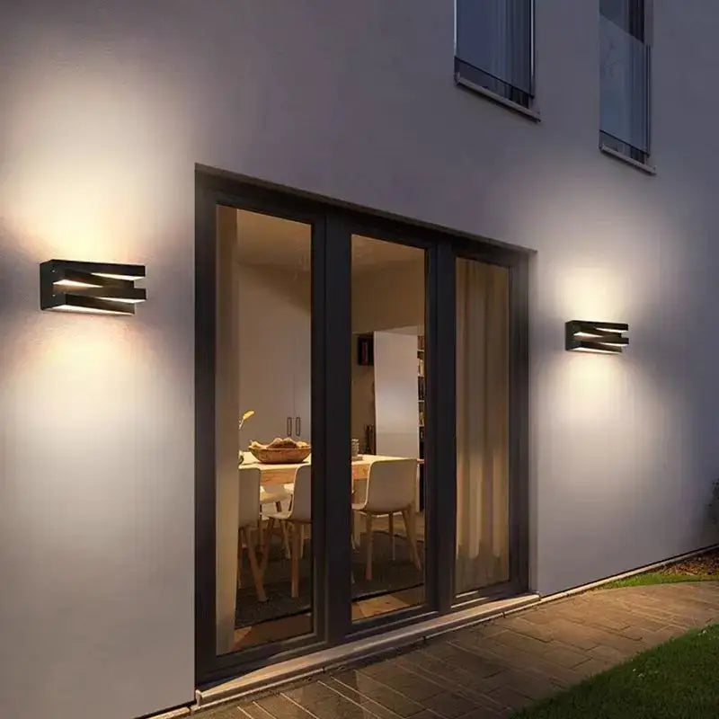 Black Outdoor Wall Lamp