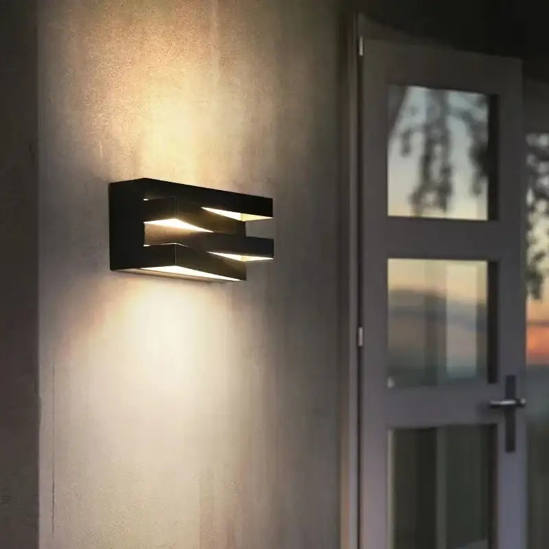 Black Outdoor Wall Lamp
