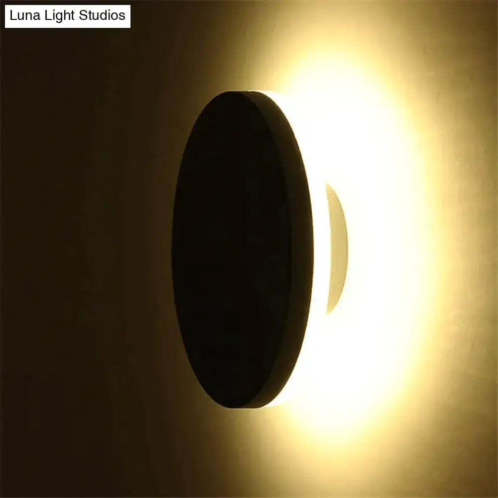 Black Round Outdoor Lamp