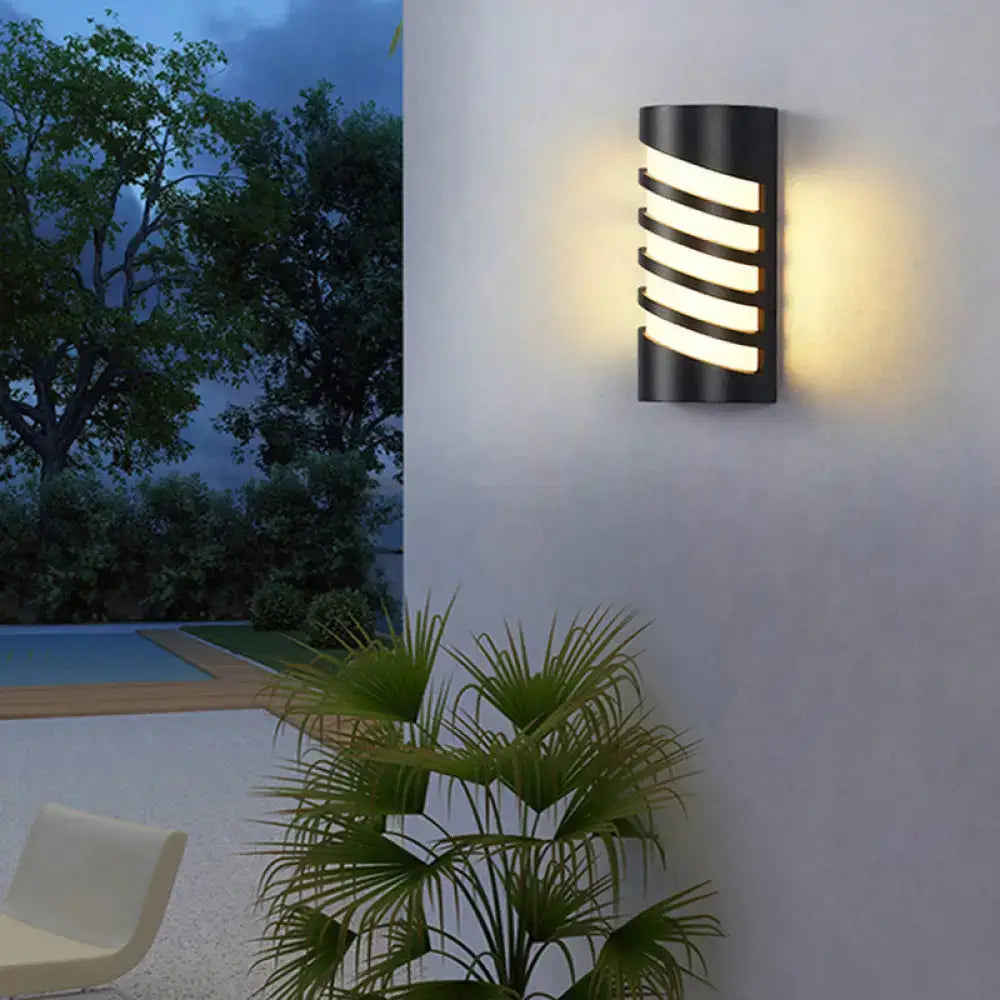 Black Curved Patio Sconce
