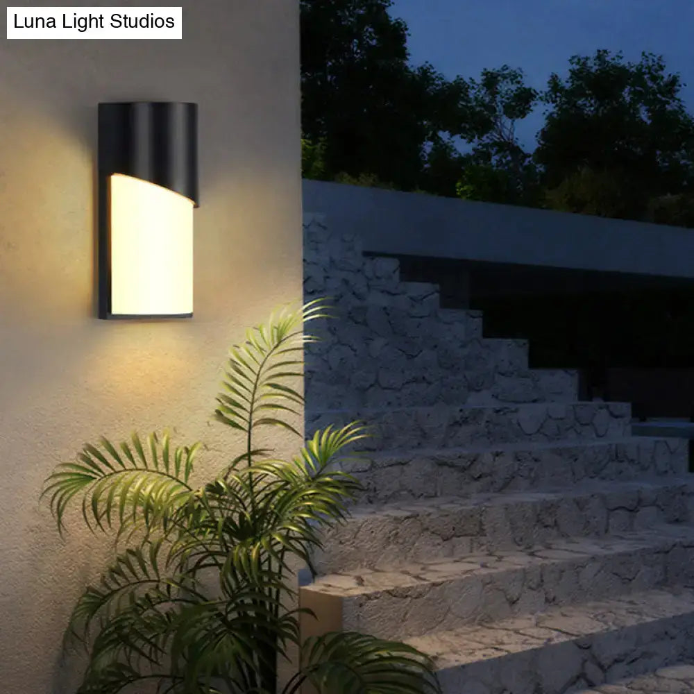 Black Curved Patio Sconce