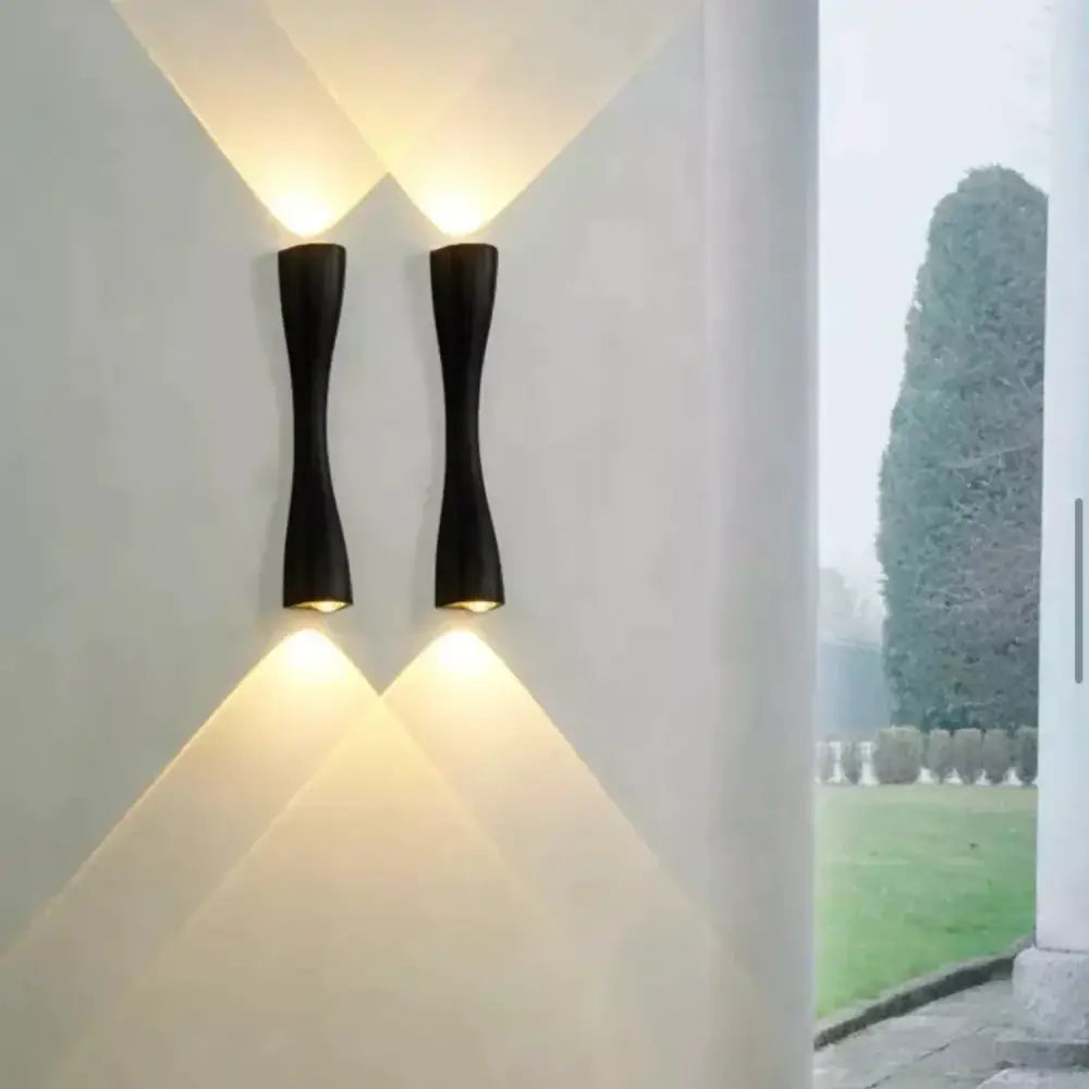 Black Curved IP65 Outdoor Wall Sconce
