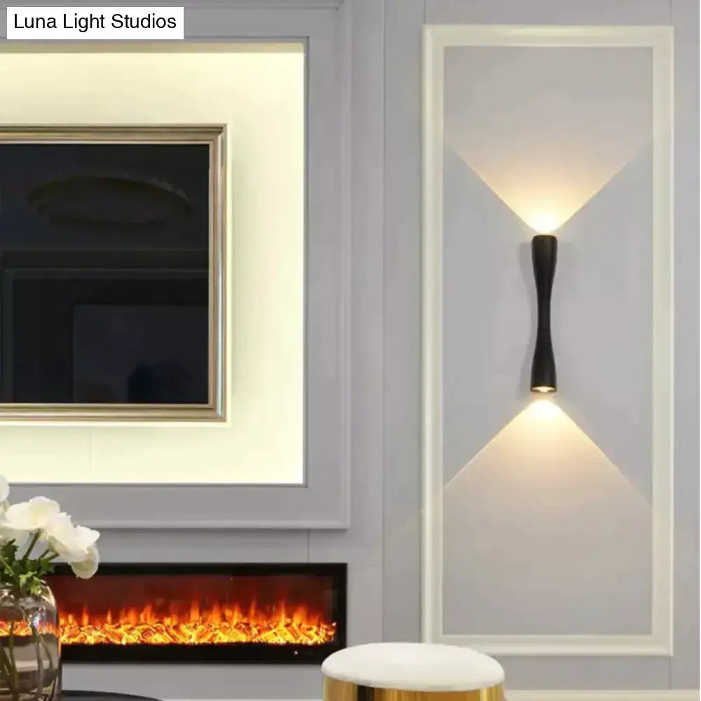 Black Curved IP65 Outdoor Wall Sconce