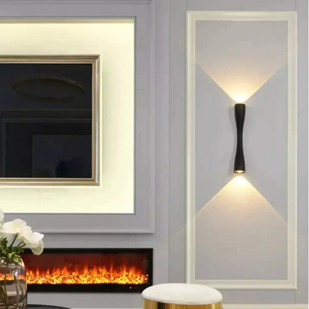 Black Curved IP65 Outdoor Wall Sconce