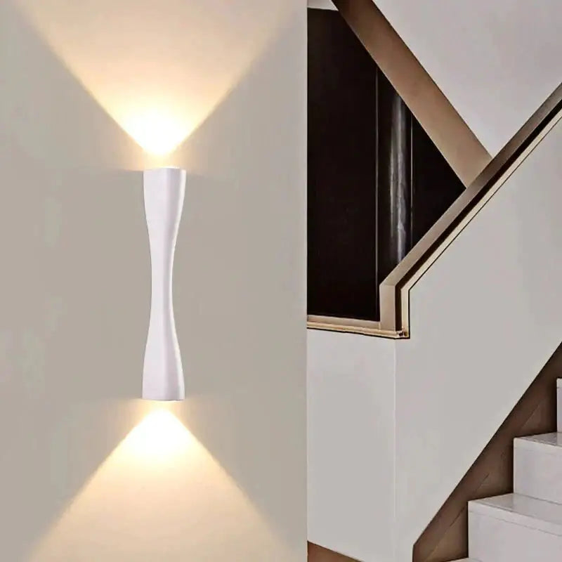 Black Curved IP65 Outdoor Wall Sconce