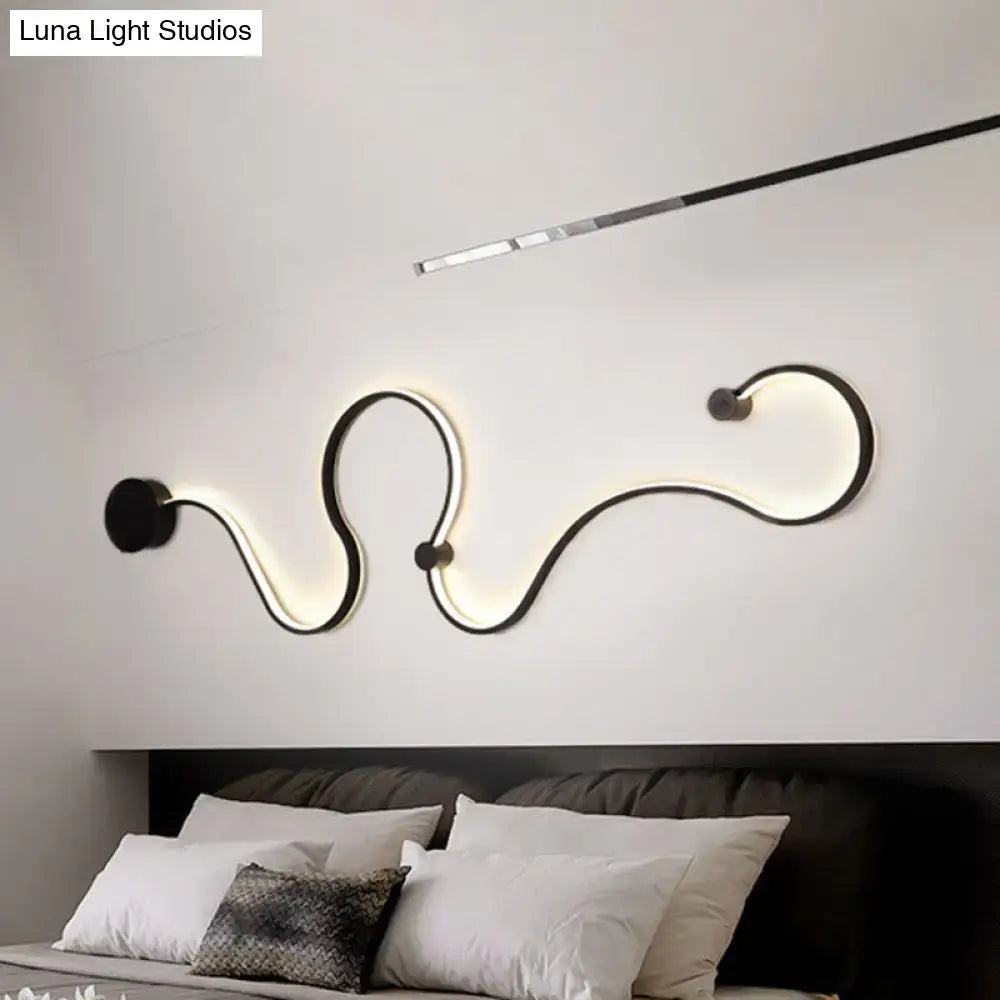 Black Modern Snake-Arm Wall Lamp