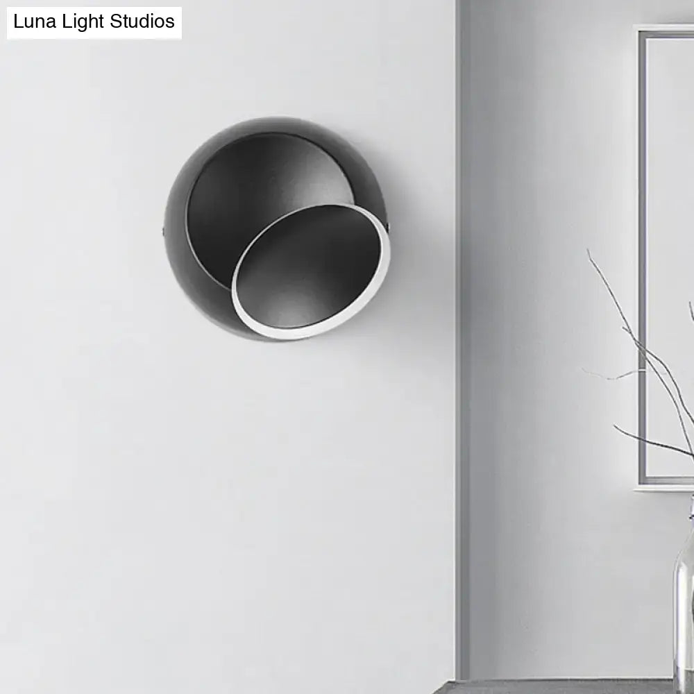 White Eclipse Wall Lamp