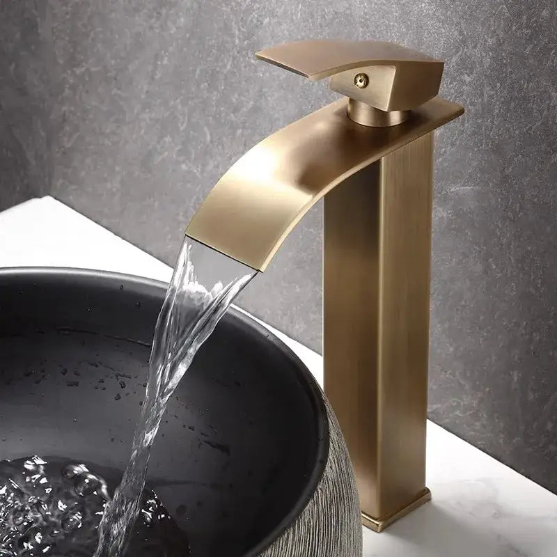 Antique Bronze Single-Handle Basin Faucet