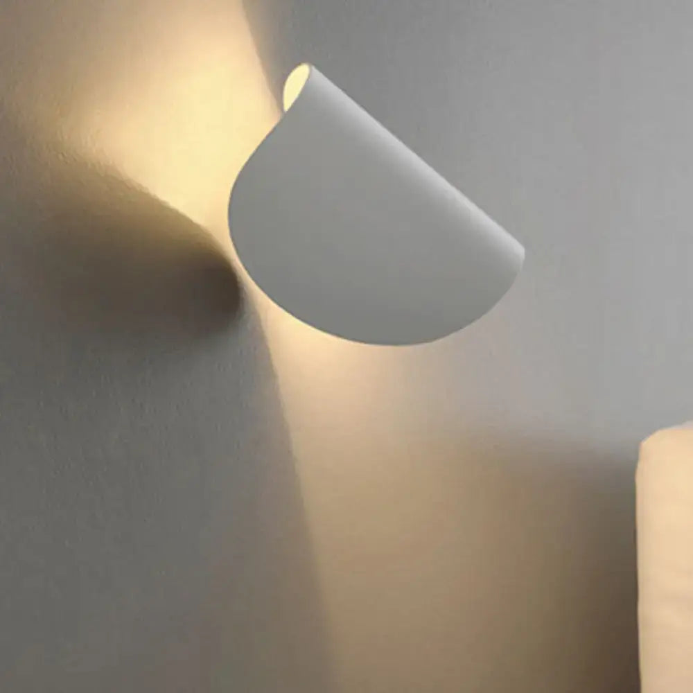 Gold Metal Compact Wall Sconce