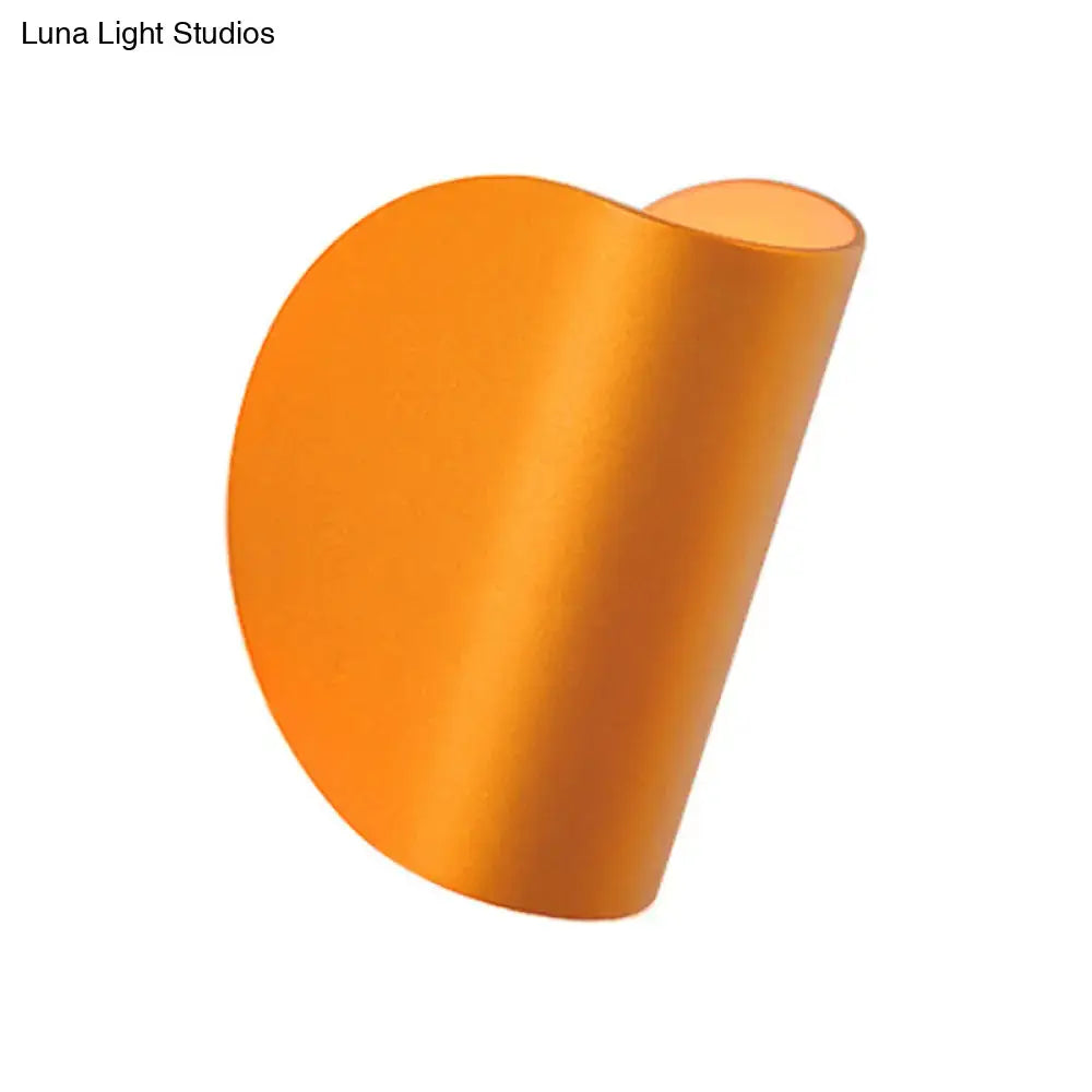 Gold Metal Compact Wall Sconce