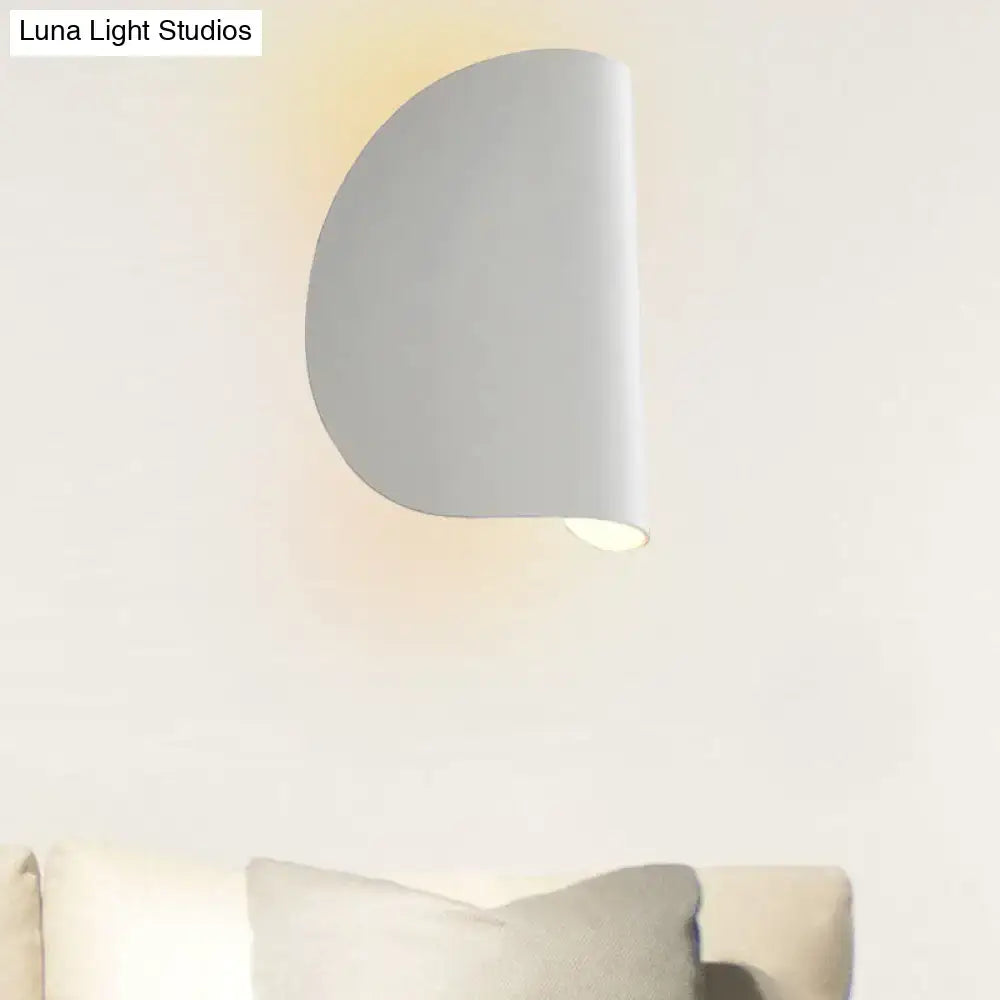 Gold Metal Compact Wall Sconce