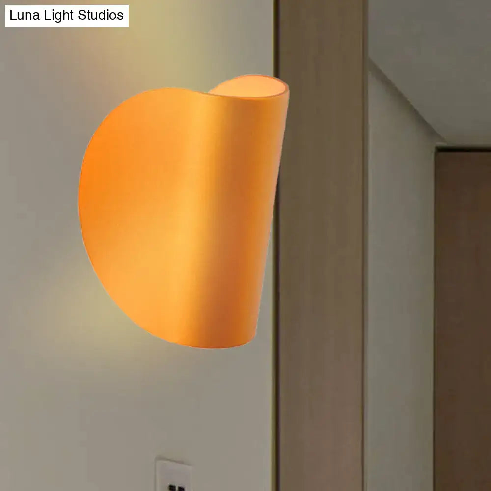 Gold Metal Compact Wall Sconce