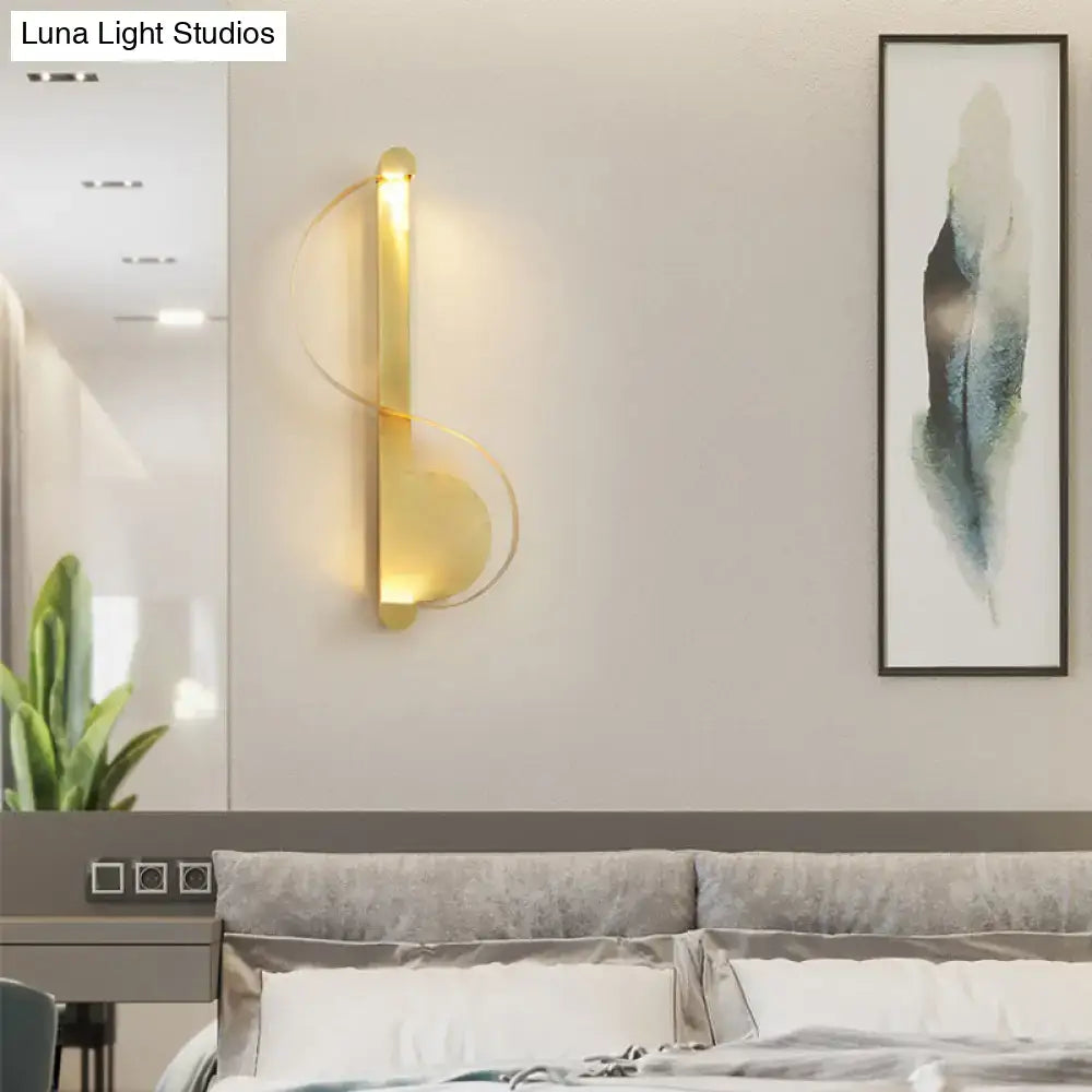 Gold Curved Wall Sconce Aluminum Build