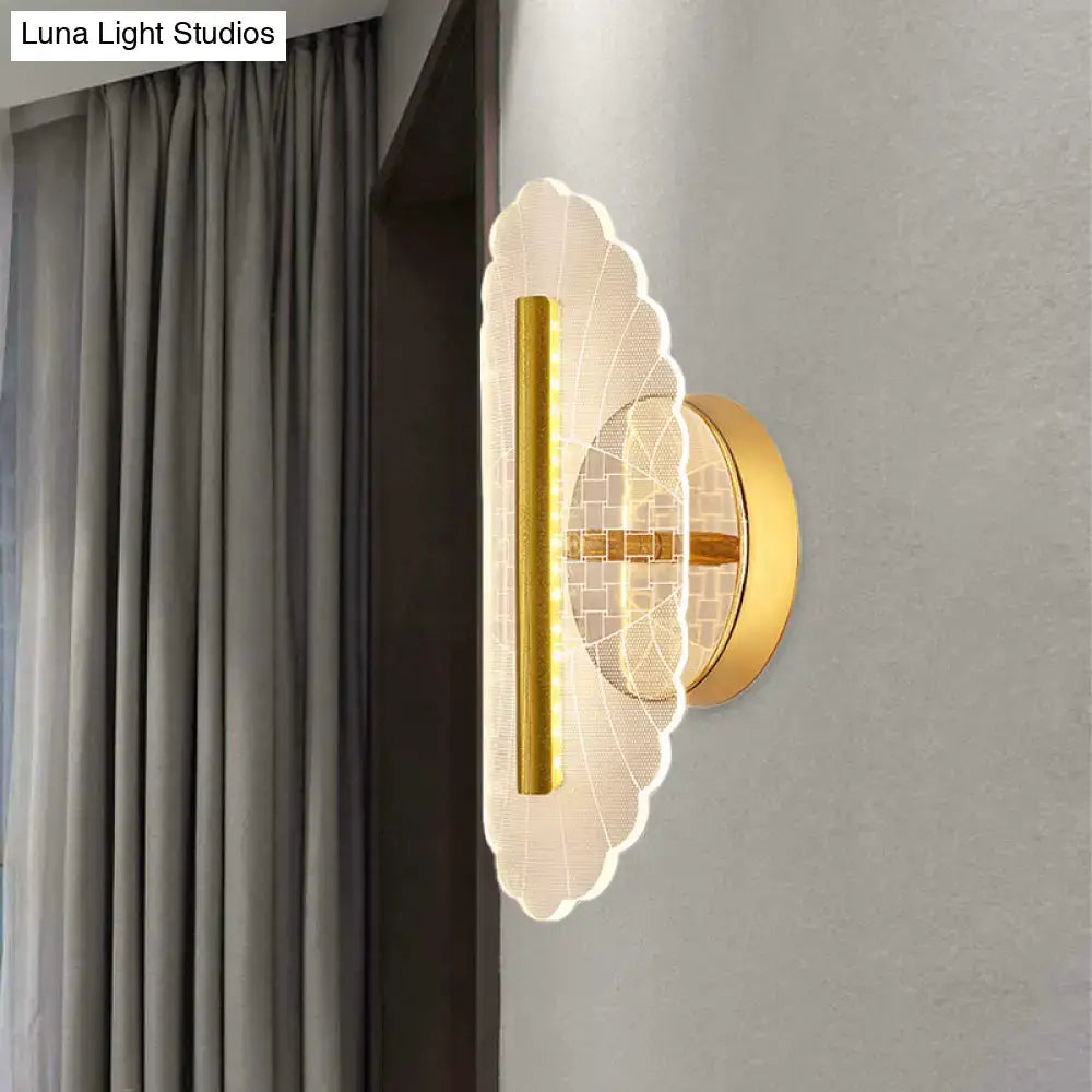 Gold Geometric Acrylic Wall Sconce