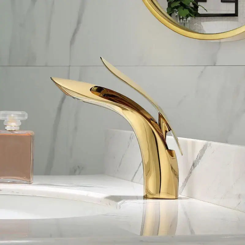 Gold Brass Single-Handle Basin Faucet Luxury