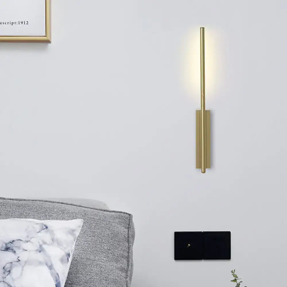 Gold Linear Reading Nook Sconce