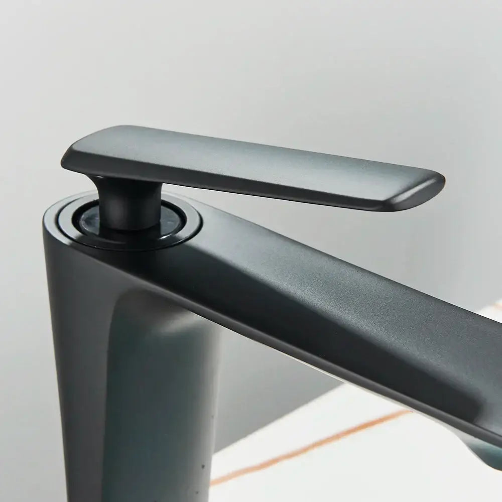 Black Brass Sink Faucet Single-Handle Deck-Mounted